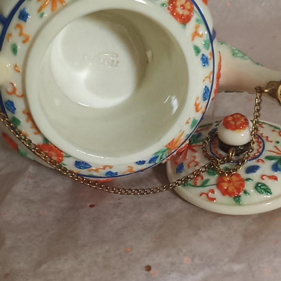 “Nini Japanese Kakiemon Small TeaPot” - Picture 4 of 8